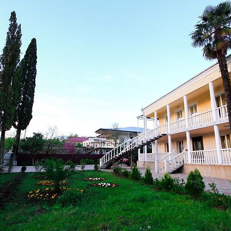 Green Garden Guest House 茨卡尔图博 外观 照片