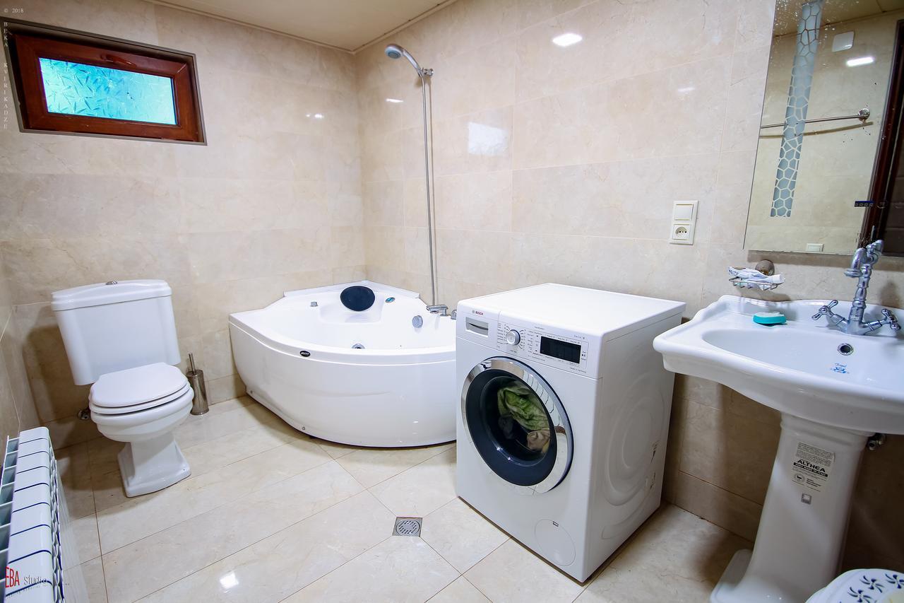 Green Garden Guest House 茨卡尔图博 外观 照片