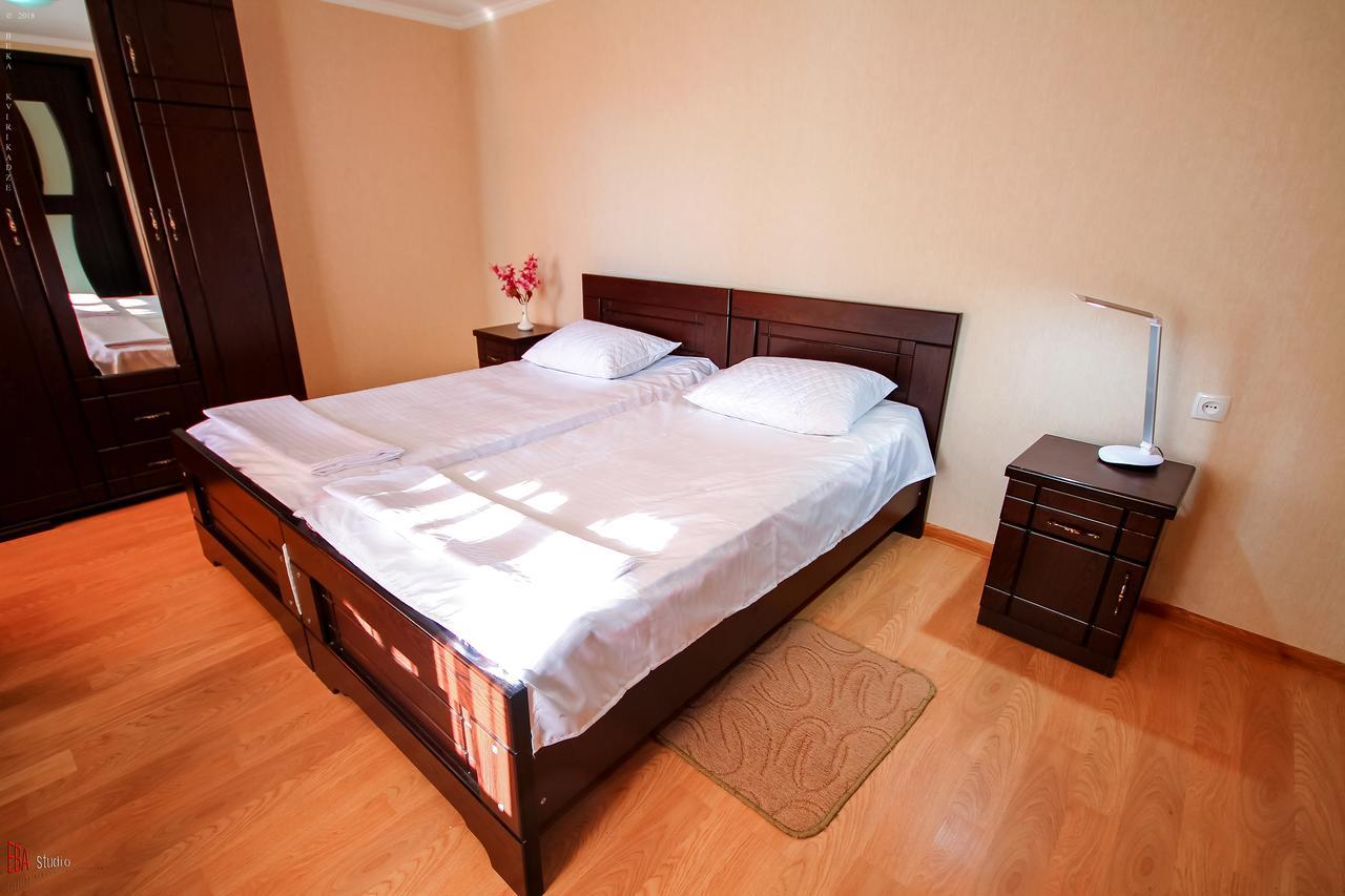 Green Garden Guest House 茨卡尔图博 外观 照片